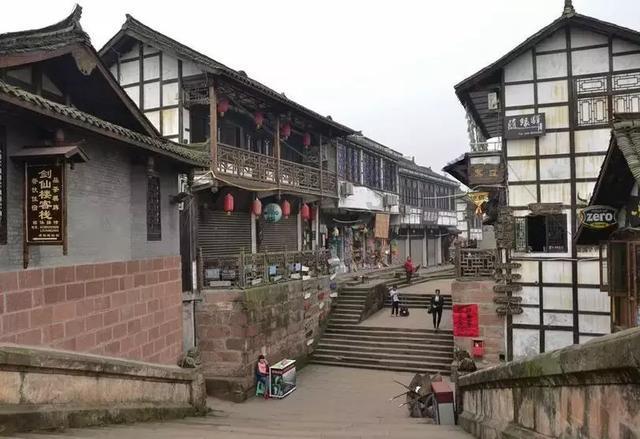 三星堆龙形铜饰首次亮相 川博贺岁特展“龙”重登场